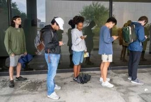 Usa, l'amministrazione Trump ha rallentato processo cittadinanza di 380mila potenziali elettori immigrati
