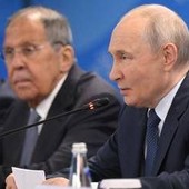 Russia, Putin: "Nessun attacco all'Ue". Lavrov ribalta la minaccia: "Guerra breve se Europa ci colpisce" Russia, Putin: "Nessun attacco all'Ue". Lavrov ribalta la minaccia: "Guerra breve se Europa ci colpisce"