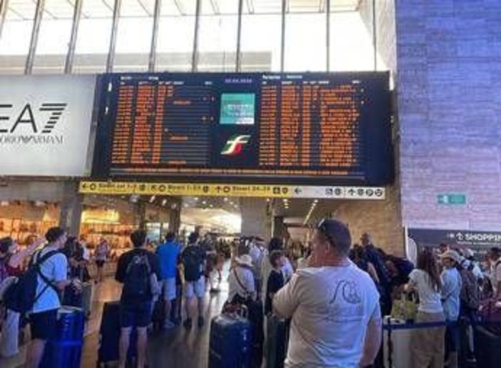 Sciopero dei treni, stop di 24 ore da questa sera: disagi, cancellazioni e fasce garantite Sciopero dei treni, stop di 24 ore da questa sera: disagi, cancellazioni e fasce garantite