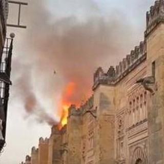 Spagna, domato incendio ex moschea Cordova: &quot;Monumento è salvo&quot;