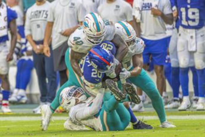 Un giocatore su 4 rischia lesioni al cervello, lo studio sul football NFL e l'allarme
