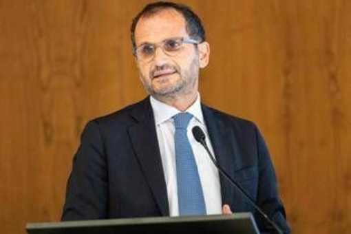 Gemmato: "Con farmaci equivalenti risparmi per 1,2 miliardi in 2026-28 ma Italia dietro per utilizzo" Gemmato: "Con farmaci equivalenti risparmi per 1,2 miliardi in 2026-28 ma Italia dietro per utilizzo"