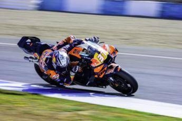 MotoGp, a Barcellona Acosta in pole davanti a Morbidelli. Lontani Bezzecchi e Bagnaia