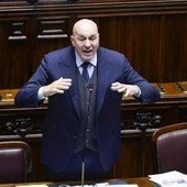 Iran, Crosetto: "Blitz non comunicato ad alcun Paese Ue, io a Dubai dopo mia valutazione"