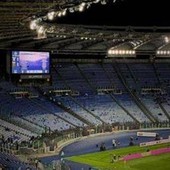Lazio-Genoa in campo nel deserto, lo stadio Olimpico è vuoto