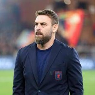 Roma, il ritorno di De Rossi: cori e abbracci all'Olimpico