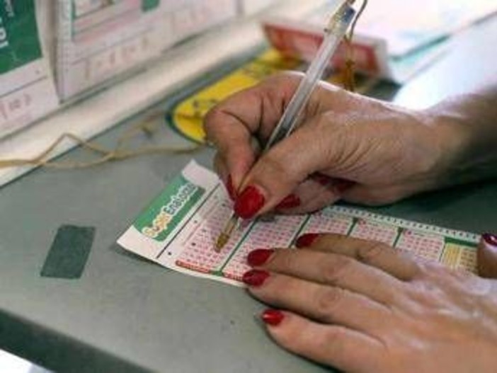 SuperEnalotto, numeri combinazione vincente oggi 18 ottobre