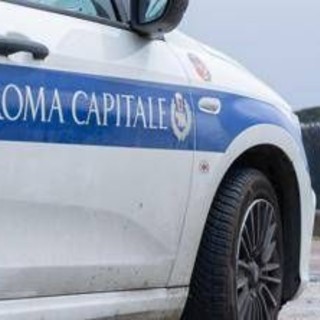 Follia nella notte in un campo rom di Roma, baracche a fuoco dopo una lite tra famiglie