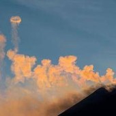 Etna, allerta gialla per la colata di lava: "Non c'è pericolo per centri abitati" Etna, allerta gialla per la colata di lava: "Non c'è pericolo per centri abitati"