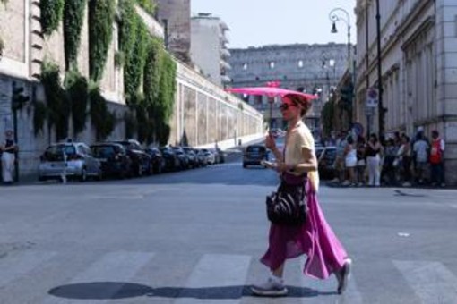 Meteo, il caldo non molla il Sud Italia. Le previsioni di Guidi: "Ancora picchi oltre i 40 gradi, nessuna attenuazione" Meteo, il caldo non molla il Sud Italia. Le previsioni di Guidi: "Ancora picchi oltre i 40 gradi, nessuna attenuazione"
