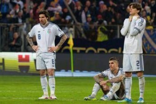 Fallimento Italia, il flop Mondiali arriva alla Camera: "Gravina si dimetta" Fallimento Italia, il flop Mondiali arriva alla Camera: "Gravina si dimetta"