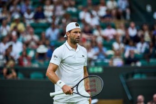 Centrale chiude il tetto, Dimitrov si infuria: sfogo durante match con Berrettini Centrale chiude il tetto, Dimitrov si infuria: sfogo durante match con Berrettini