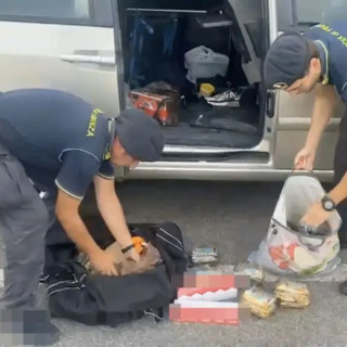 Porto di Civitavecchia, maxi sequestro di tabacco proveniente dall’Algeria