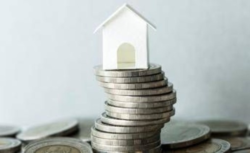 Bce pronta ad alzare i tassi, le conseguenze sui mutui: di quanto può aumentare la rata