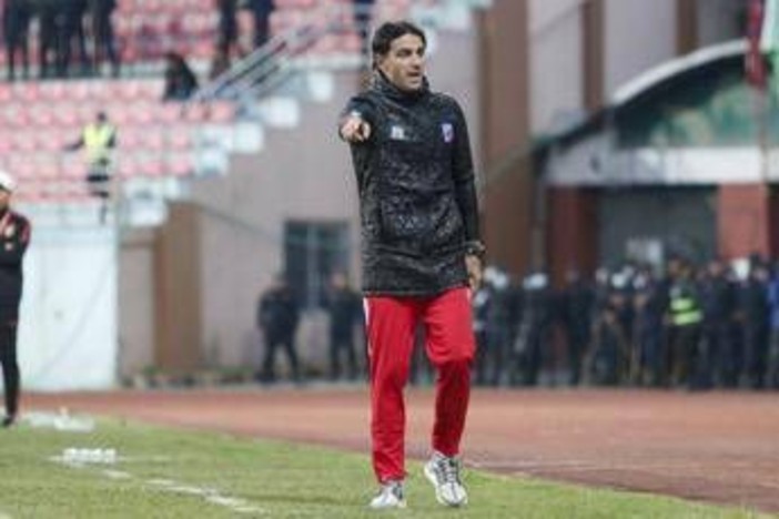 Annese, il ct giramondo: "In Indonesia ero come Mourinho, in Ghana volevano regalarmi tre leoni..." Annese, il ct giramondo: "In Indonesia ero come Mourinho, in Ghana volevano regalarmi tre leoni..."