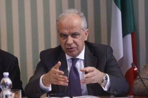 Sicurezza, Gasparri: "Supportiamo Piantedosi, suoi provvedimenti esemplari". Le reazioni all'intervista Adnkronos