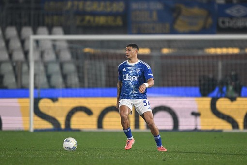 Il Como ribalta la Roma, vince 2-1 e vola da solo al quarto posto Il Como ribalta la Roma, vince 2-1 e vola da solo al quarto posto