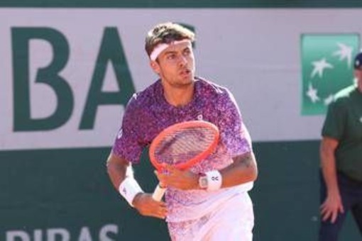 Roland Garros, Cobolli 'ostacolato' da raccattapalle: cos'è successo nel derby contro Pellegrino