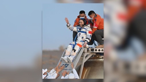 Atterrata in Cina la capsula di rientro della stazione spaziale Shenzhou-22
