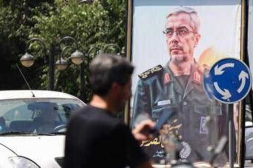 &quot;Hai 12 ore per fuggire o ti elimino&quot;, la telefonata del Mossad al generale iraniano