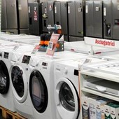 Elettrodomestici, arriva il diritto alla riparazione: i nuovi obblighi per i produttori Elettrodomestici, arriva il diritto alla riparazione: i nuovi obblighi per i produttori