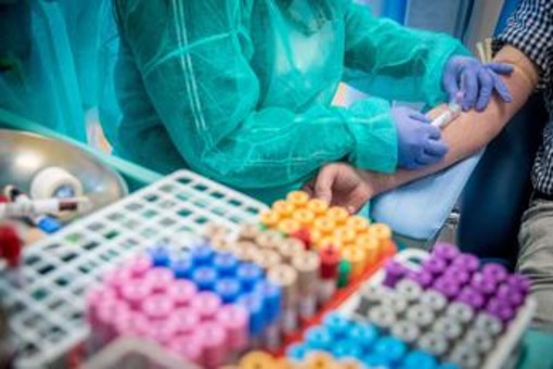 Colesterolo, dagli occhi ai piedi tre spie del livello d'allarme