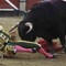 Il toro incorna e uccide il torero, lo choc in Spagna