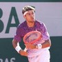 Roland Garros, Cobolli 'ostacolato' da raccattapalle: cos'è successo nel derby contro Pellegrino Roland Garros, Cobolli 'ostacolato' da raccattapalle: cos'è successo nel derby contro Pellegrino