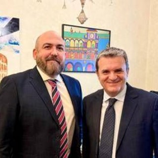 Negozi chiusi nelle feste comandate, Centinaio rilancia: "Cerchiamo intesa trasversale"