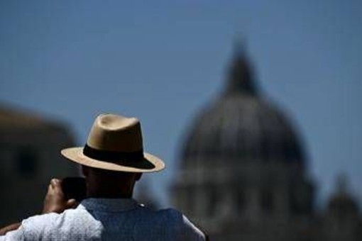 Meteo, domenica temporali su Alpi e Appennini. A Ferragosto caldo fino a 39°C Meteo, domenica temporali su Alpi e Appennini. A Ferragosto caldo fino a 39°C