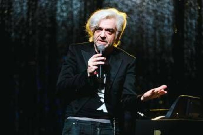 Sanremo 2026, Chiello canta da solo: cosa è successo con Morgan Sanremo 2026, Chiello canta da solo: cosa è successo con Morgan