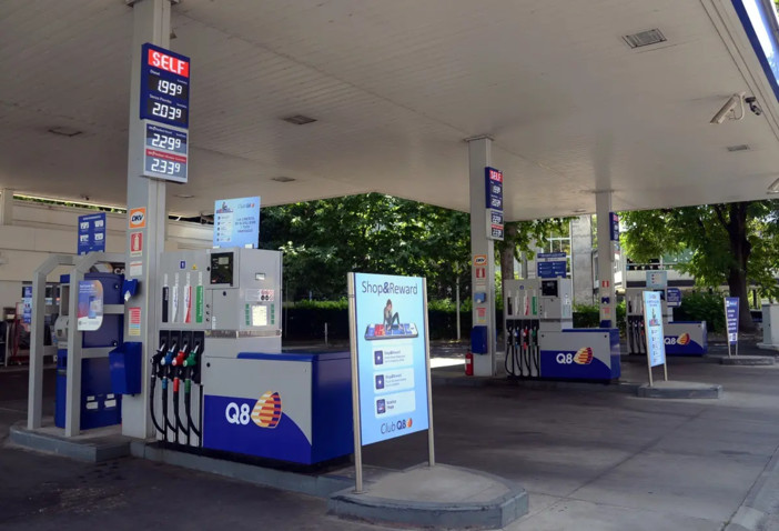 Carburanti, Q8 Italia fissa un tetto massimo ai prezzi per un mese da ottobre