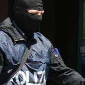 Materiale jihadista e manuale per la fabbricazione armi: arrestato 16enne Materiale jihadista e manuale per la fabbricazione armi: arrestato 16enne