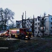 Ucraina, maxi raid russo con 500 droni e 22 missili: oltre 30 feriti. Zelensky: "Colpita una nave cinese" Ucraina, maxi raid russo con 500 droni e 22 missili: oltre 30 feriti. Zelensky: "Colpita una nave cinese"