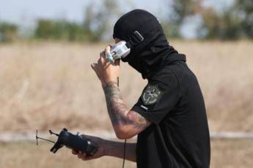 Ucraina, raid russi nella notte con droni e missili. Kiev colpisce raffineria a Krasnodar
