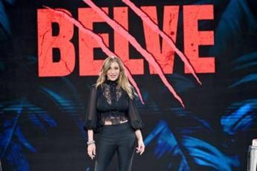 Belve, chi è Sabrina Salerno: dal tumore al seno al rapporto complicato col padre