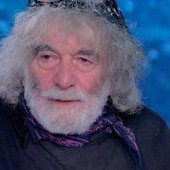 Mauro Corona a Verissimo: "Sono un traditore e un violento, non cerco il perdono" Mauro Corona a Verissimo: "Sono un traditore e un violento, non cerco il perdono"