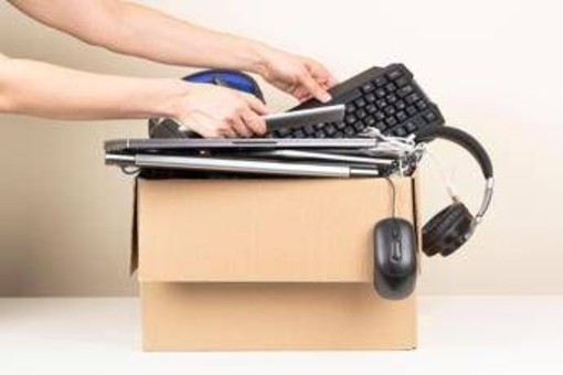 Rifiuti, indagine: un italiano su due non conosce i Raee ma il 73% si considera preparato sul riciclo Rifiuti, indagine: un italiano su due non conosce i Raee ma il 73% si considera preparato sul riciclo