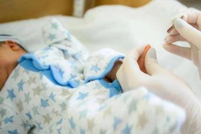 Malattie rare, screening neonatale esteso per 'assicurare tempestivo aggiornamento panel'
