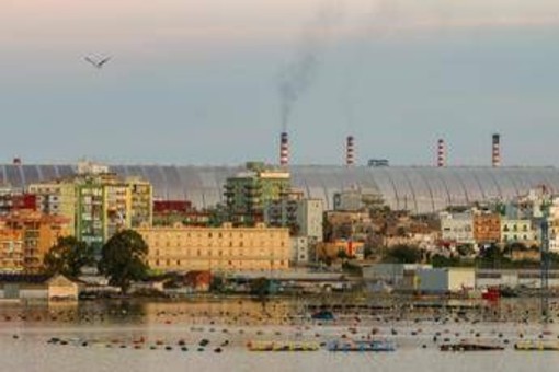 Ex Ilva, incontro governo-sindacati. Mantovano: "Porteremo decreto con misure per lavoratori oggi in Cdm"
