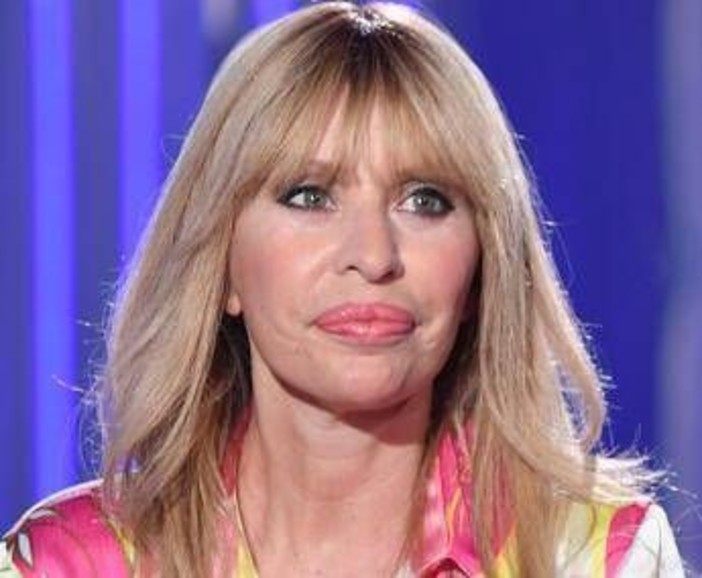 Alessandra Mussolini nuova opinionista di 'Uomini e Donne': l'annuncio di Maria De Filippi Alessandra Mussolini nuova opinionista di 'Uomini e Donne': l'annuncio di Maria De Filippi