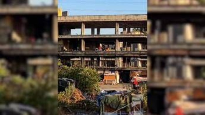 Viaggio a Tor Sapienza tra degrado e Fentanyl: "Qui droga e armi si vendono a cielo aperto" Viaggio a Tor Sapienza tra degrado e Fentanyl: "Qui droga e armi si vendono a cielo aperto"