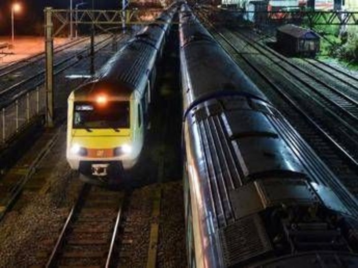 &quot;Il ponte crolla, stop ai treni&quot;: allarme in Inghilterra per una foto fake