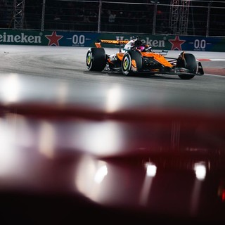 A Las Vegas fondo McLaren irregolare, squalificati Norris e Piastri