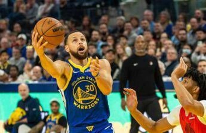 Curry chiuderà la carriera a Golden State: rinnovo da 116 milioni fino al 2029 Curry chiuderà la carriera a Golden State: rinnovo da 116 milioni fino al 2029