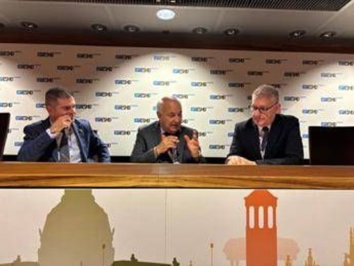 Curigliano (Esmo): "Vaccini personalizzati e nuove terapie, così cambia l'oncologia" Curigliano (Esmo): "Vaccini personalizzati e nuove terapie, così cambia l'oncologia"