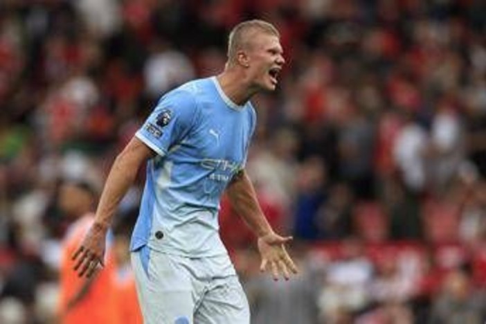 "Il Var ha sbagliato", Manchester City vince il derby con gol irregolare "Il Var ha sbagliato", Manchester City vince il derby con gol irregolare