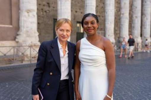 Italia-Gb, Times: Meloni incontra leader opposizione Badenoch e l'avverte: "Non fare accordi con Farage" Italia-Gb, Times: Meloni incontra leader opposizione Badenoch e l'avverte: "Non fare accordi con Farage"