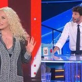 Ascolti tv 9 ottobre, 'The Voice Senior' col 24.3% stravince su 'GFVip' al 15.2%. Avanza 'Affari tuoi' Ascolti tv 9 ottobre, 'The Voice Senior' col 24.3% stravince su 'GFVip' al 15.2%. Avanza 'Affari tuoi'