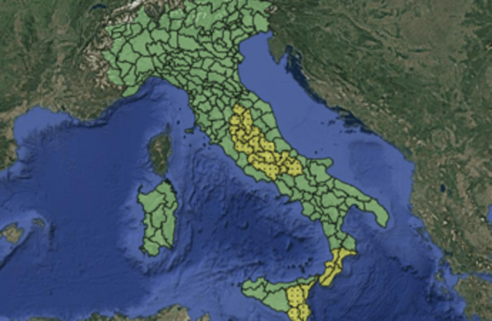 Maltempo, allerta meteo gialla per temporali martedì 11 agosto: la mappa delle 5 regioni a rischio Maltempo, allerta meteo gialla per temporali martedì 11 agosto: la mappa delle 5 regioni a rischio